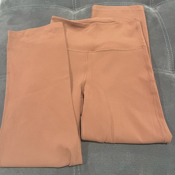 Lululemon Groove Super-High-Rise Crop 23" - Picture 2 of 10